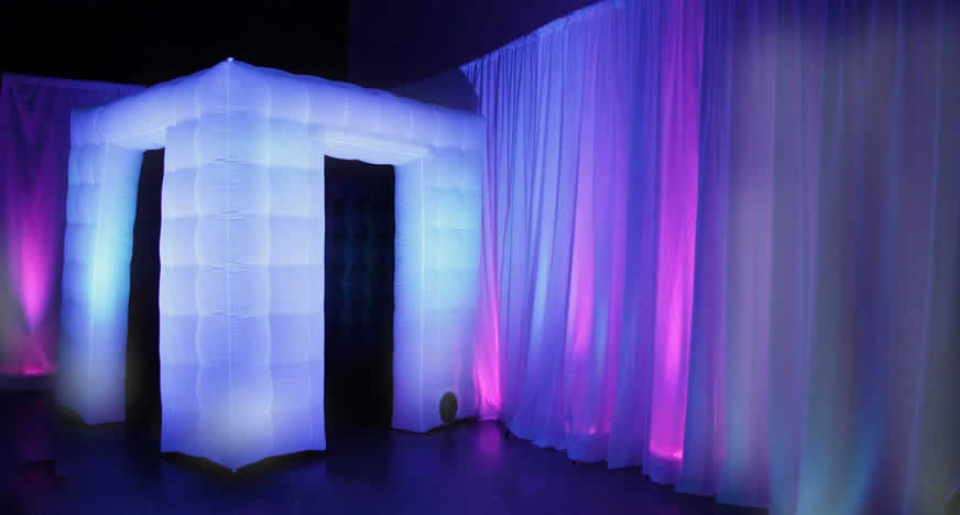 Photo booth inflatable enclosure